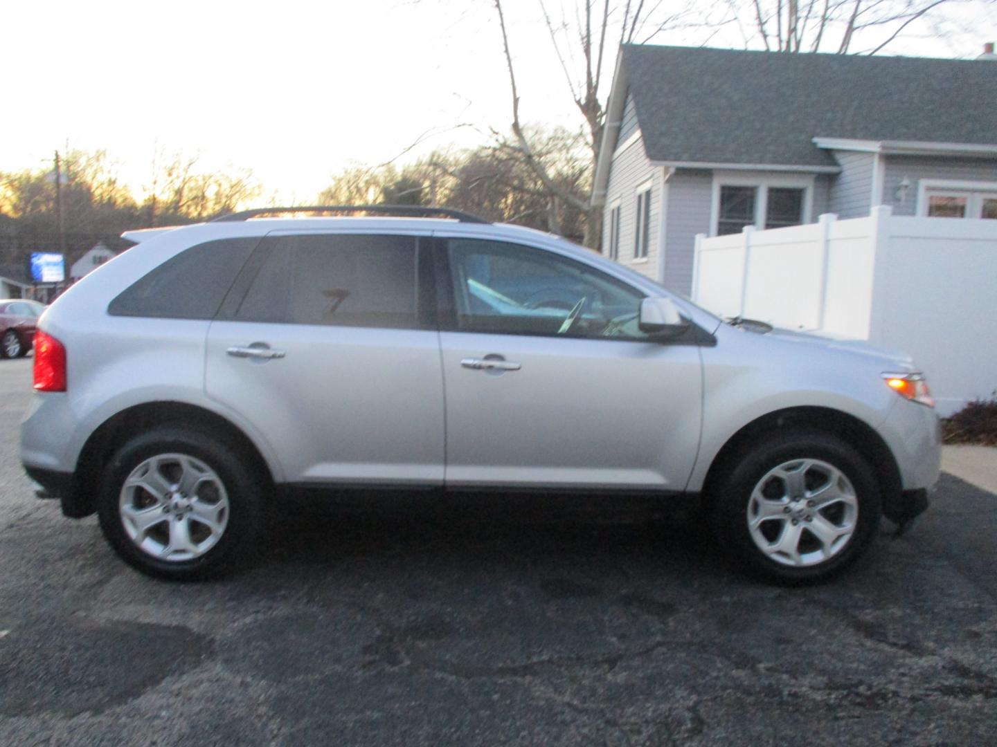 2011 SILVER Ford Edge (2FMDK4JC7BB) , AUTOMATIC transmission, located at 540a Delsea Drive, Sewell, NJ, 08080, (856) 589-6888, 39.752560, -75.111206 - Photo#8